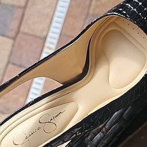Mayria Platform Pump by Jessica Simpson NEVER WORN